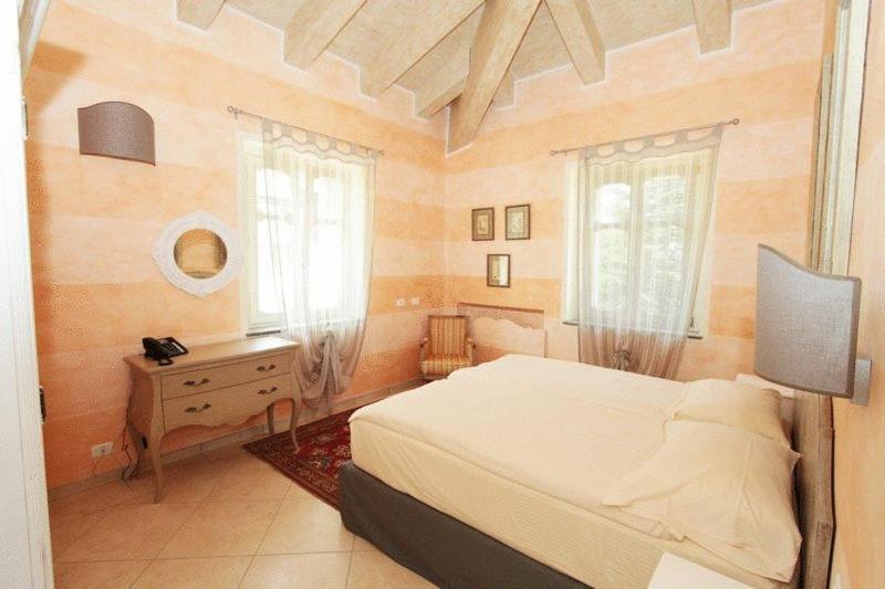 Villa Morneto Vignale Esterno foto