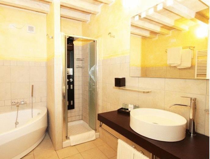 Villa Morneto Vignale Esterno foto