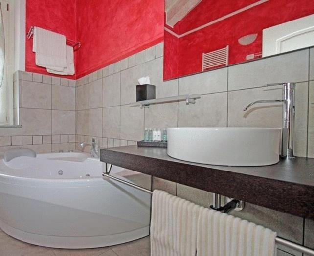 Villa Morneto Vignale Esterno foto