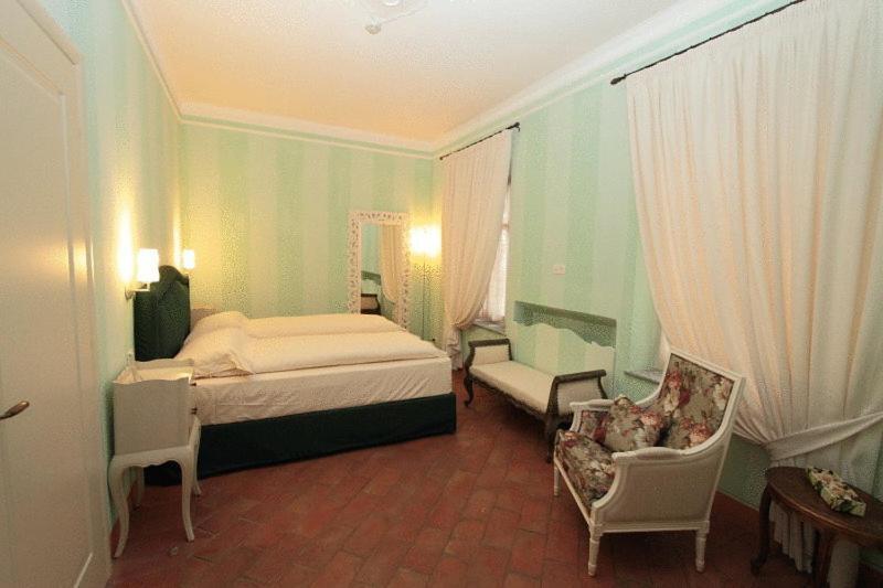 Villa Morneto Vignale Camera foto